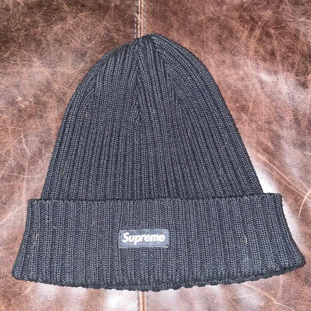 Supreme black ribbed beanie